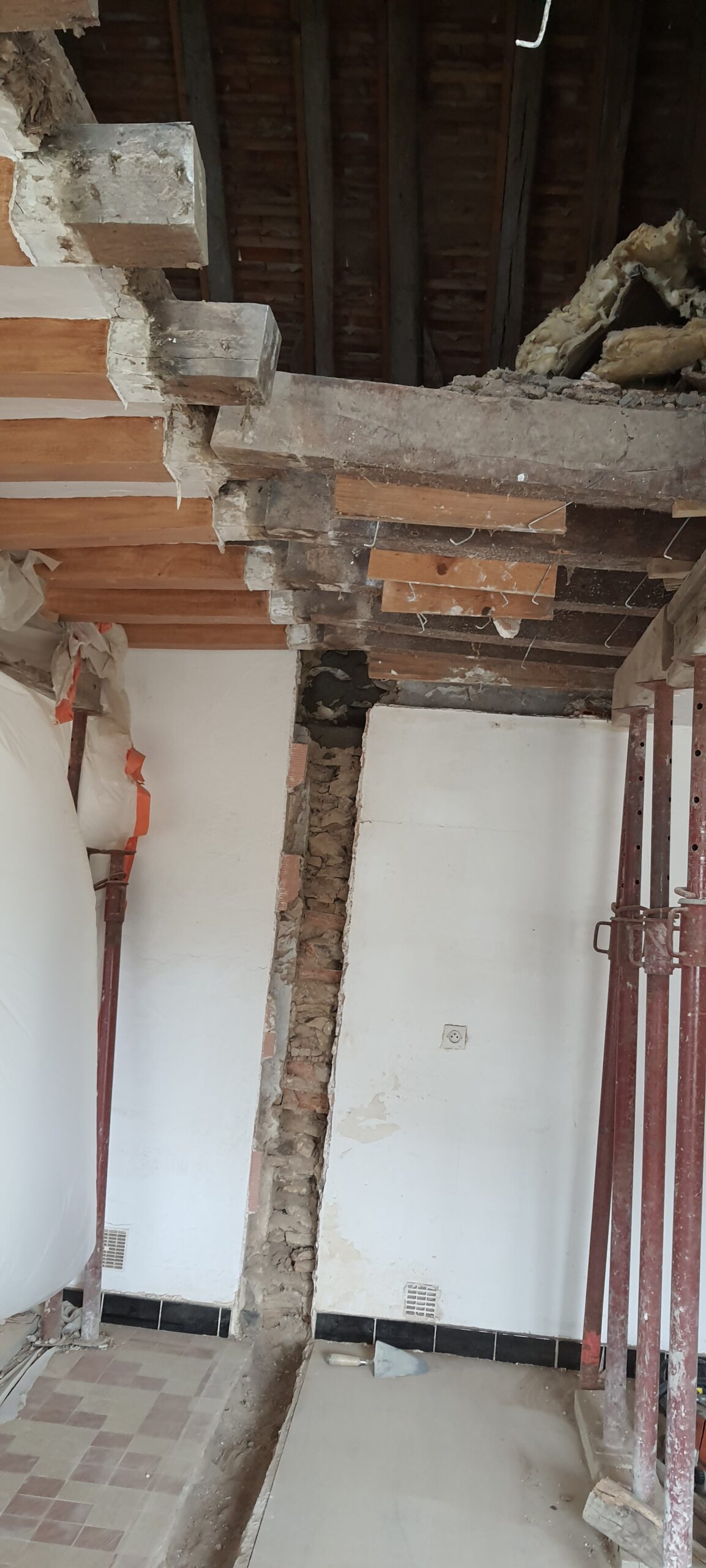 11 travaux en cours avec protection contre la poussière